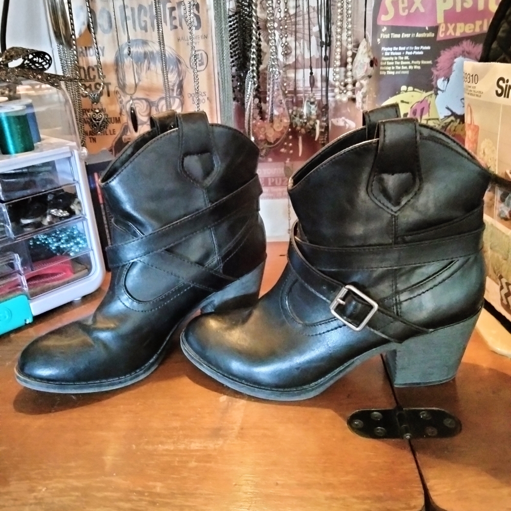 Unleashed By Rocket Dog Black Heeled Boots